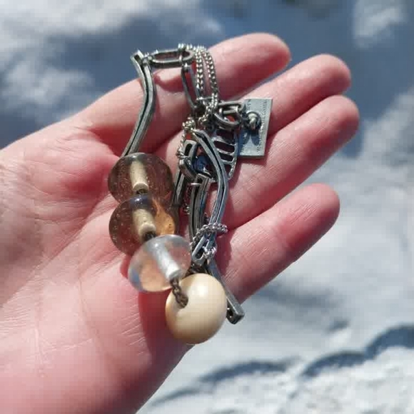 Anne Marie Chagnon Modernist Bracelet with Olive and Cream Beads - Picture 6 of 10